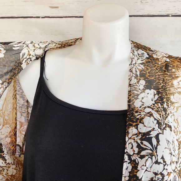 NWT Chenault Bell Sleeve Tie Front Kimono Set - Picture 5 of 7